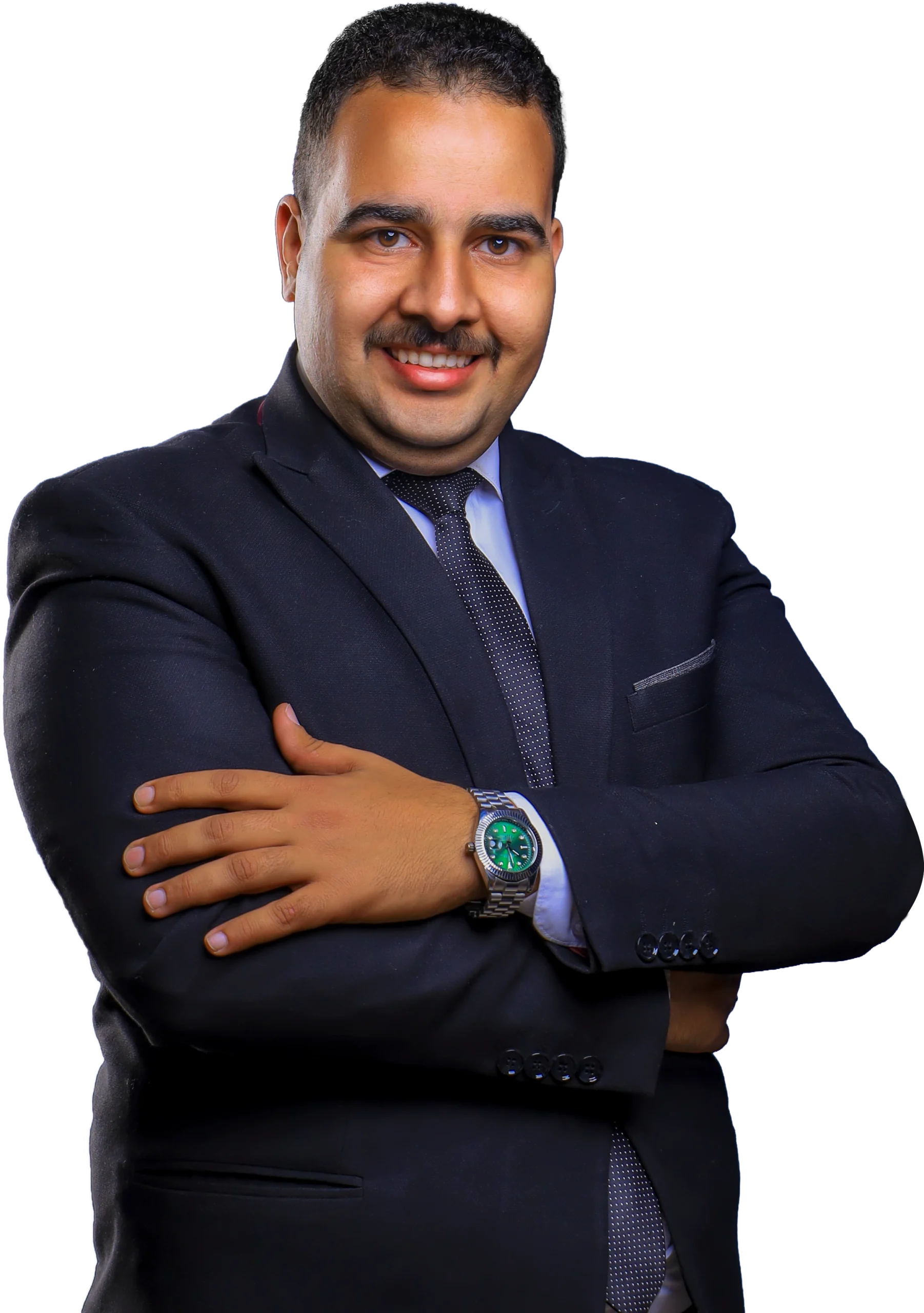 الأستاذ علي القاضي داخل المكتب